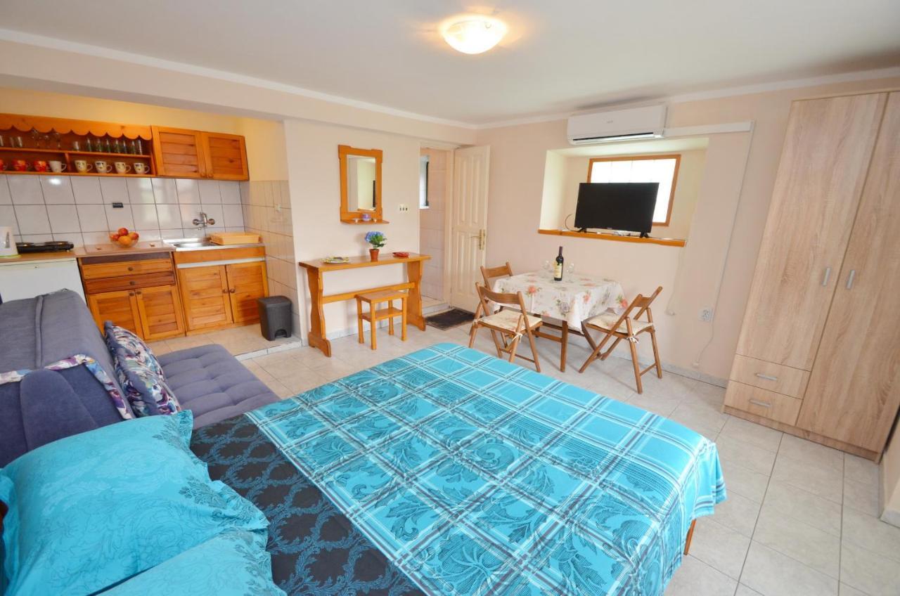 Leut Stone Residence 티바트 외부 사진