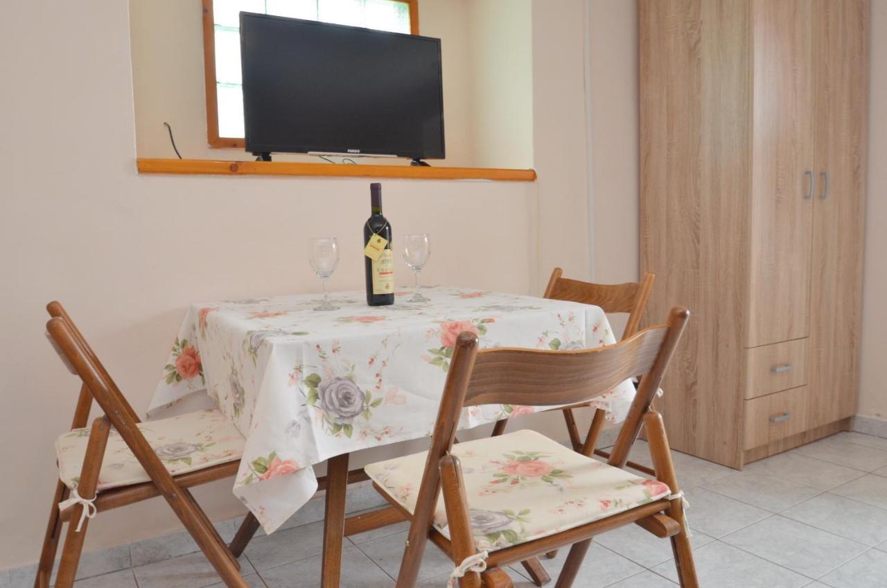 Leut Stone Residence 티바트 외부 사진