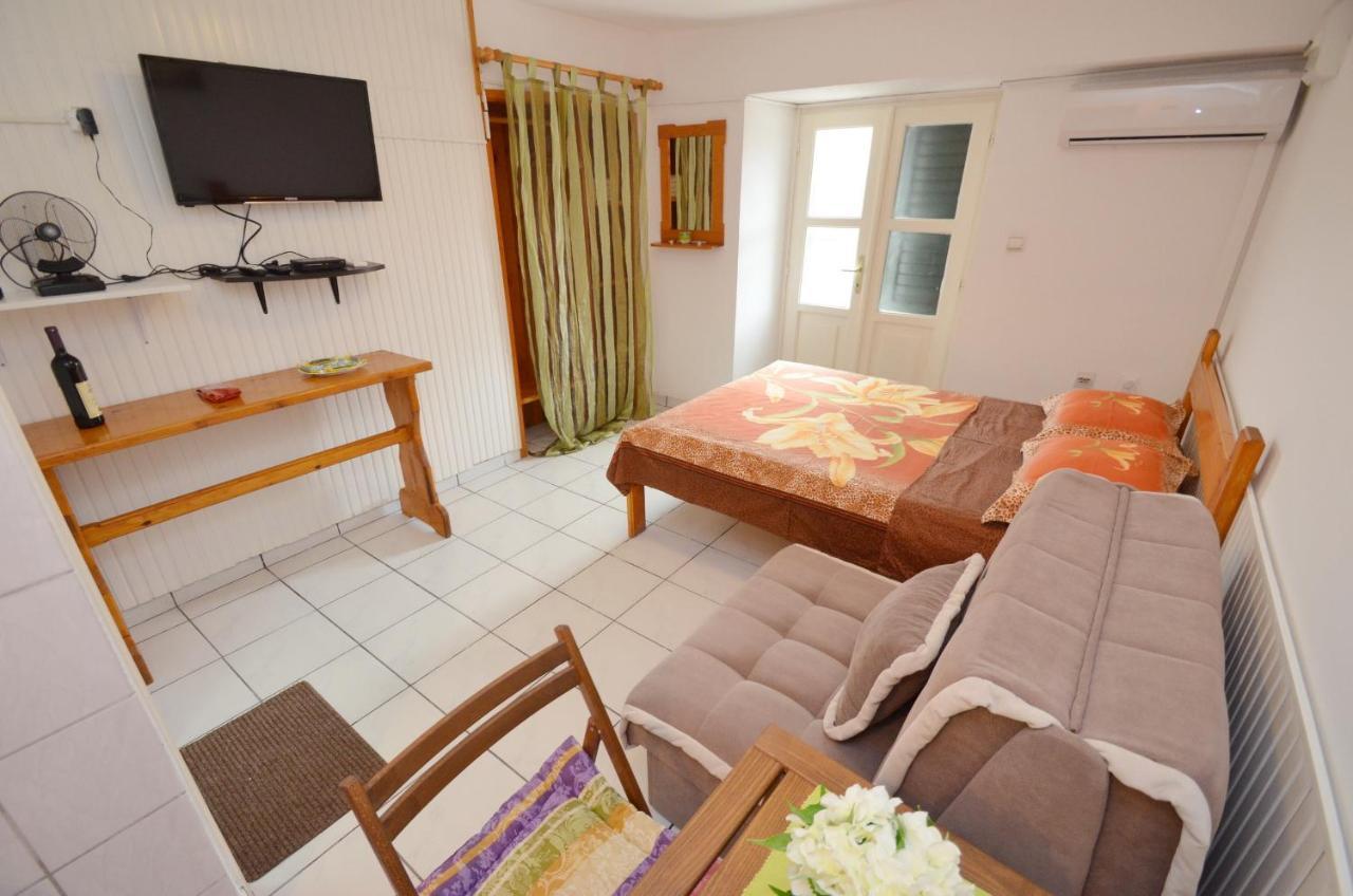 Leut Stone Residence 티바트 외부 사진