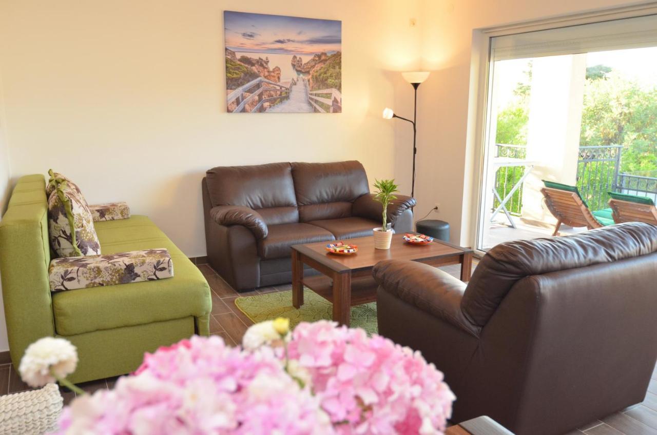 Leut Stone Residence 티바트 외부 사진