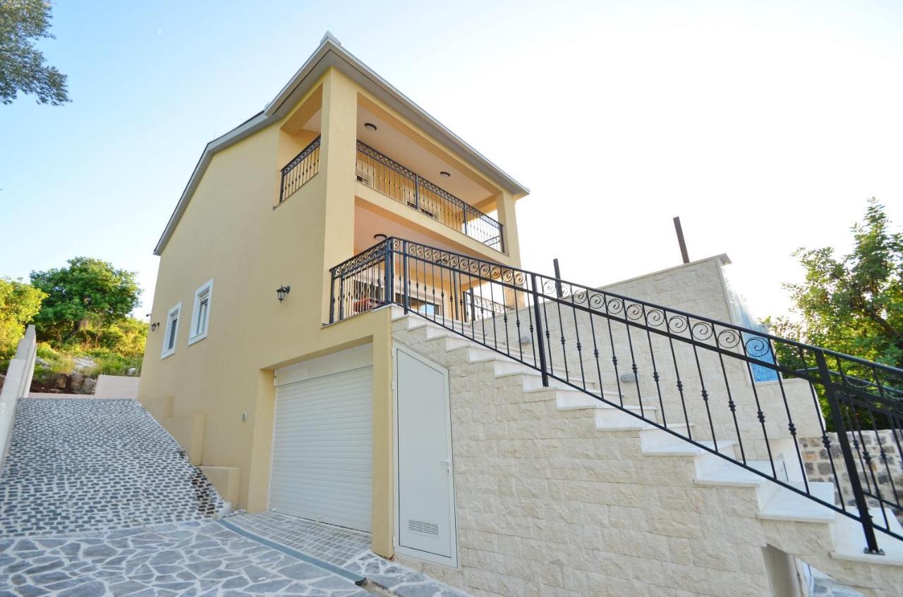 Leut Stone Residence 티바트 외부 사진