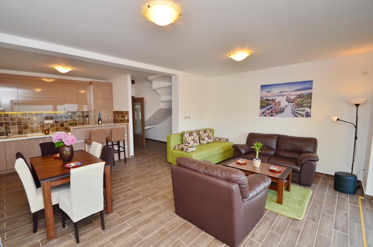 Leut Stone Residence 티바트 외부 사진