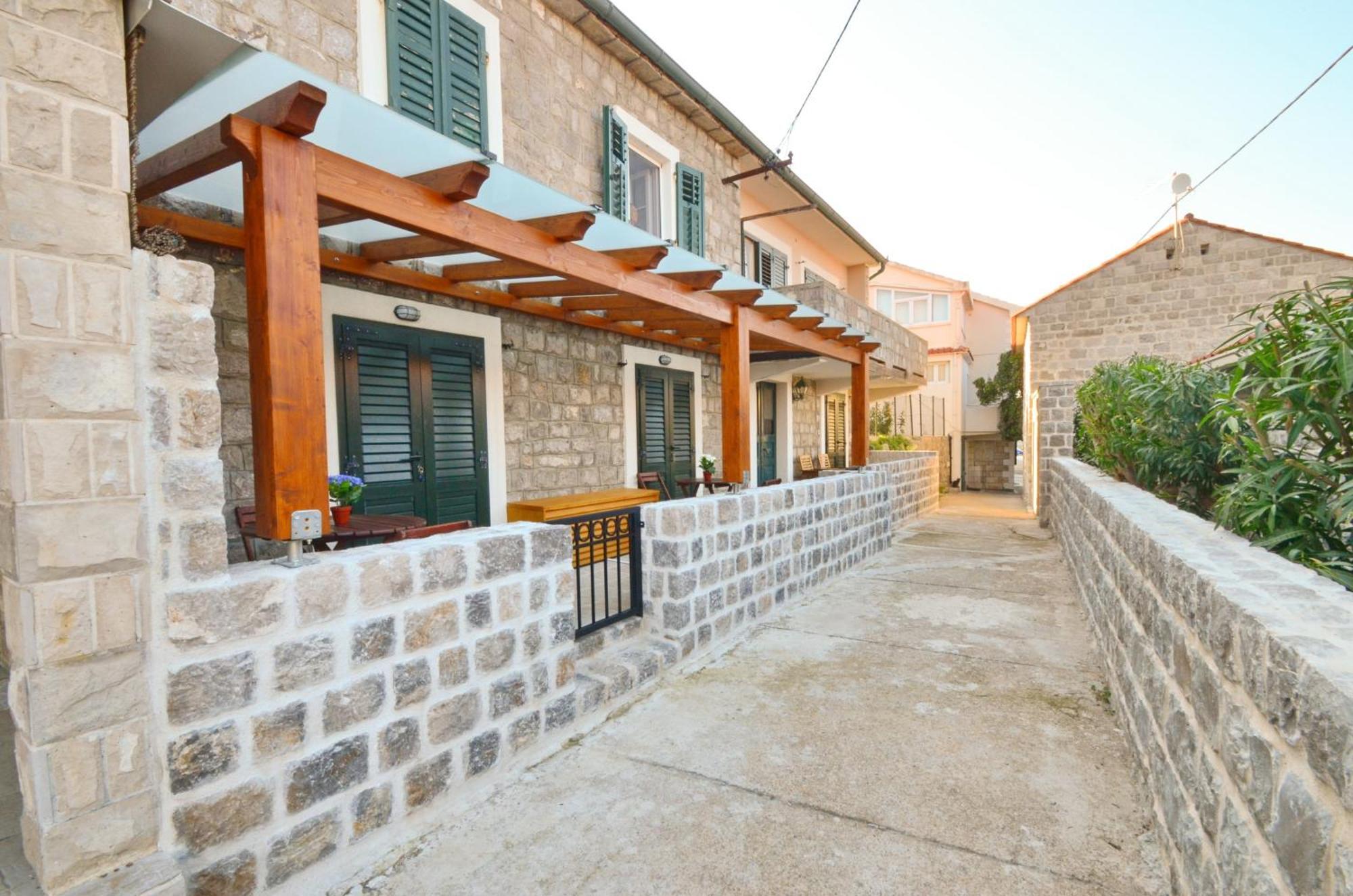 Leut Stone Residence 티바트 객실 사진